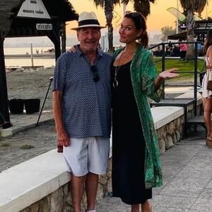 Meet your Posher, Helen